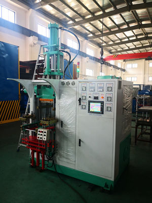 China Fabrieksprijs Makkelijk te bedienen Verticale Rubber Injection Molding Press Machine voor het maken van stofdek