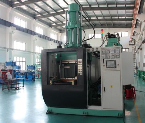 Verticale spuitgietmachine voor het maken van rubberdraad harnasbeschermer