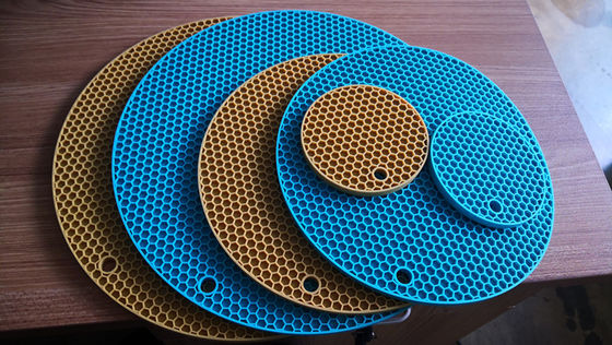 Machines voor het verwerken van kunststof en rubber Hydraulische persmachine voor het maken van keuken siliconen warmtebestendige matten