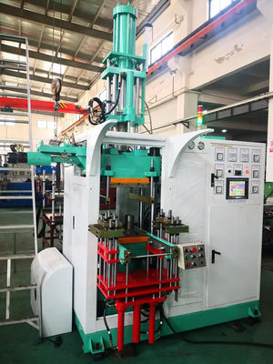 China Fabrieksprijs Makkelijk te bedienen Verticale Rubber Injection Molding Press Machine voor het maken van stofdek