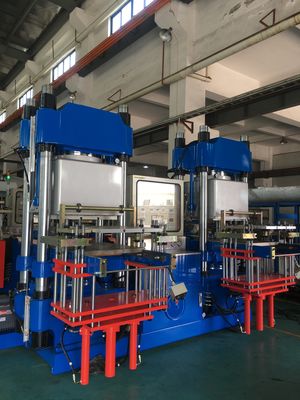 Vacuümpersvormmachine voor de vervaardiging van rubberen siliconenproducten