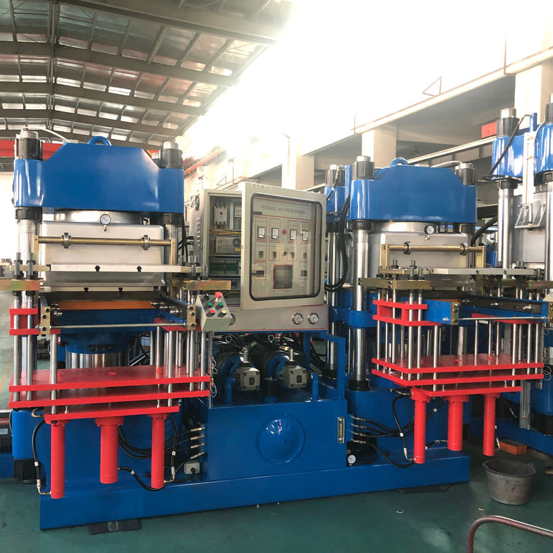 Rubberverwerkingsmachines Hydraulische persmachine Dubbele persstation voor het maken van rubberen afdichtingen voor UPVC-buizen